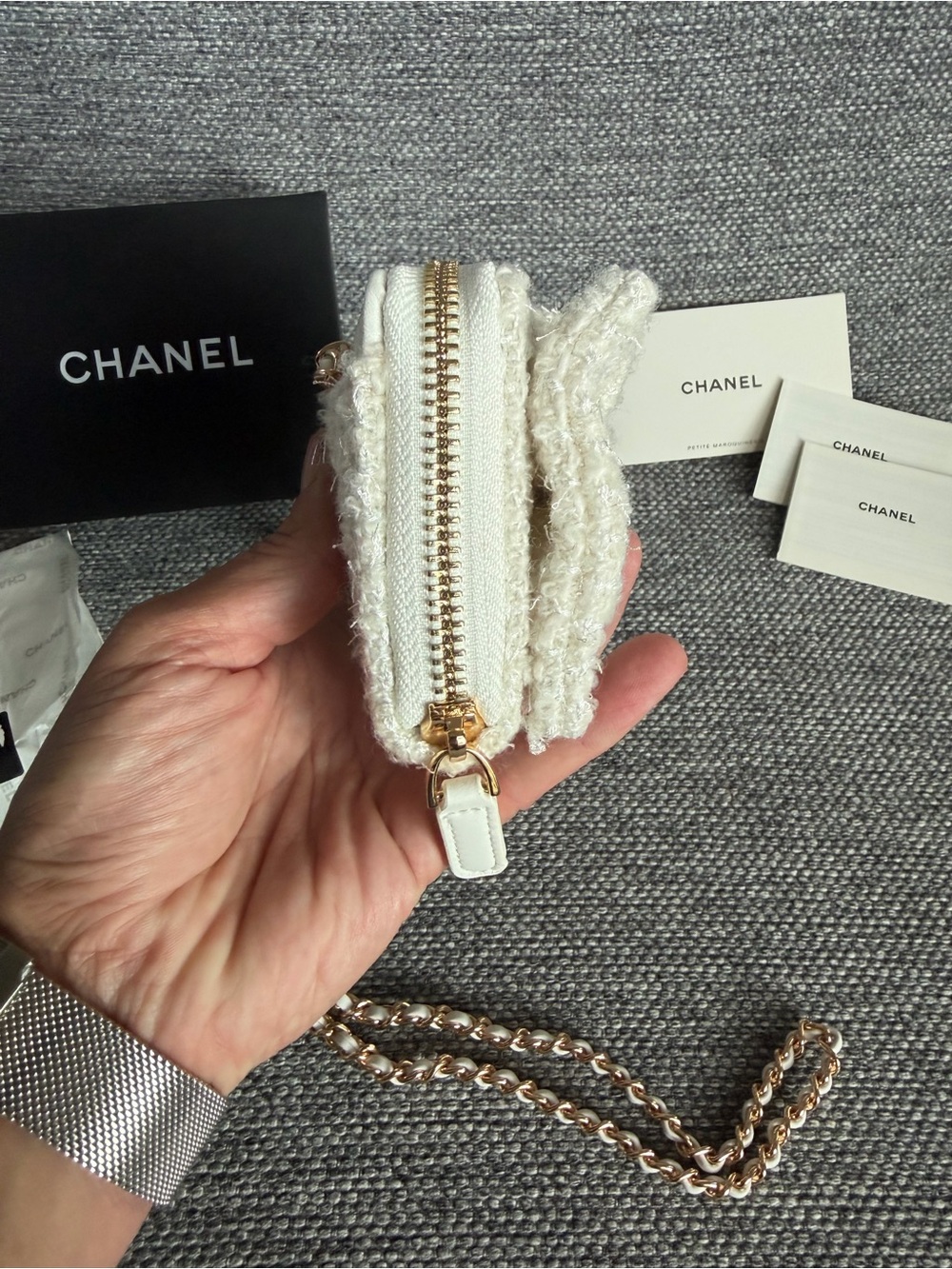 Chanel MAKEUP Cream Tweed Mini Chain Crossbody Bag - Picture 5 of 6